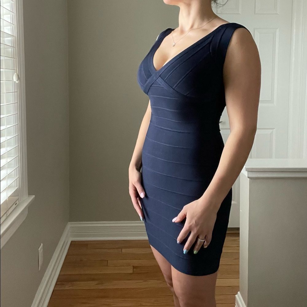 HERVÉ LÉGER
Navy Bandage Mini Dress Size S